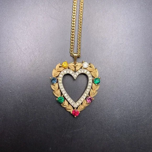 Crown Trifari Heart Pendant Necklace Gold Tone Multicolor Rhinestone Vintage - Picture 3 of 8
